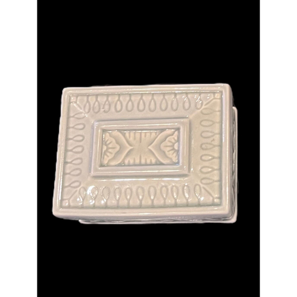 Vintage Lotus Flower Ceramic Gray Green Treasure Box Memory Box Jewelry Box - Picture 3 of 10